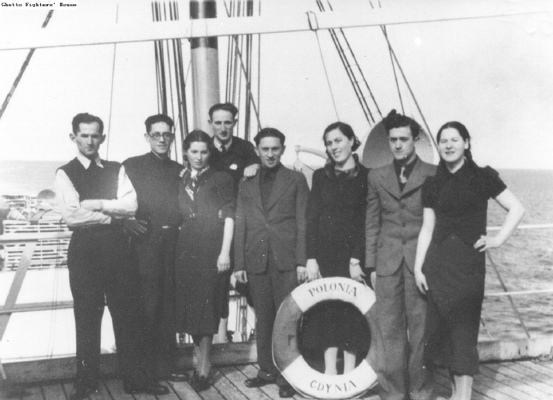 Members of the He – Chaluts movement on board the ship “Polonia” on their way to Palestine