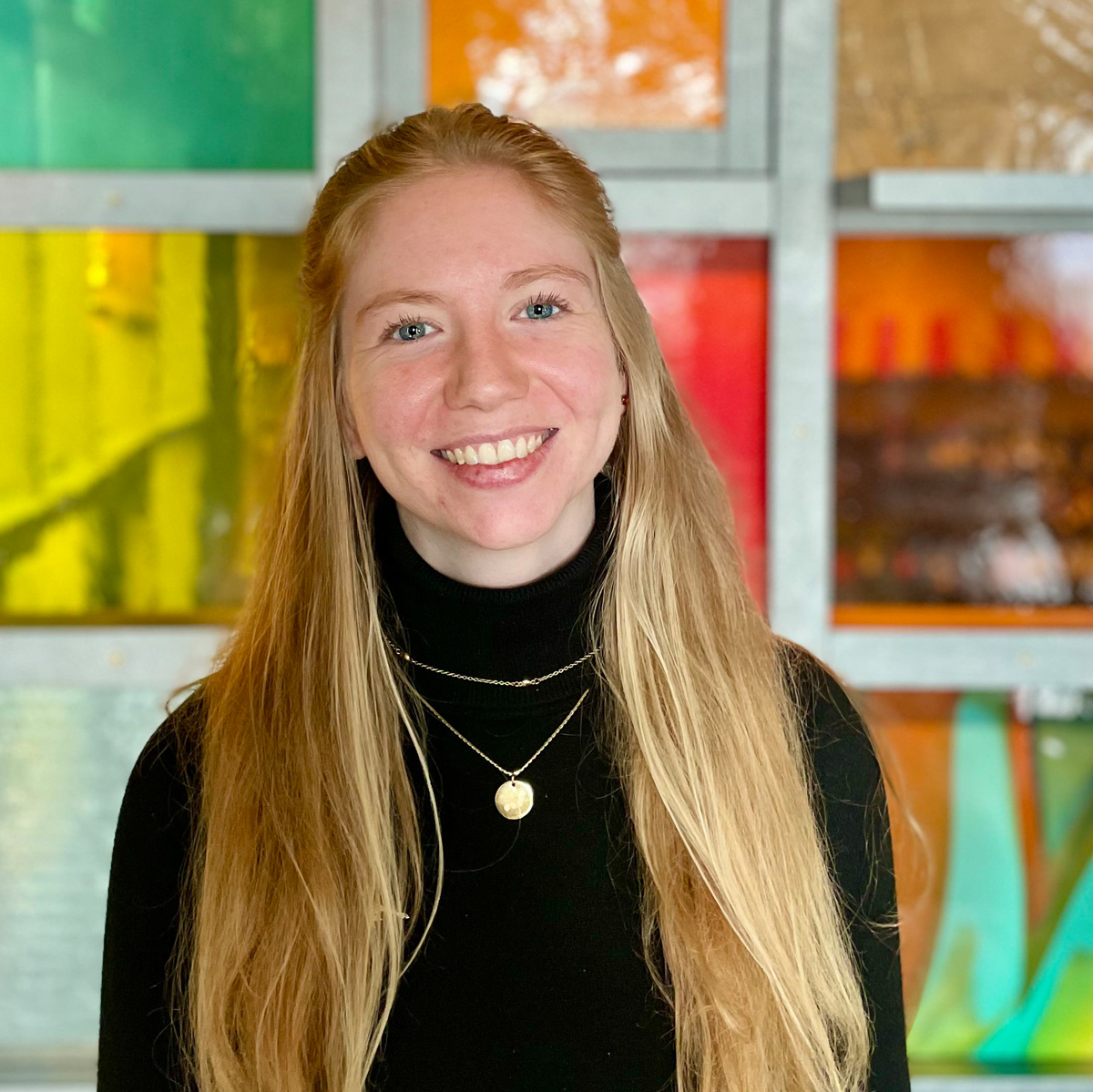 Portrait photo of Lena Voss